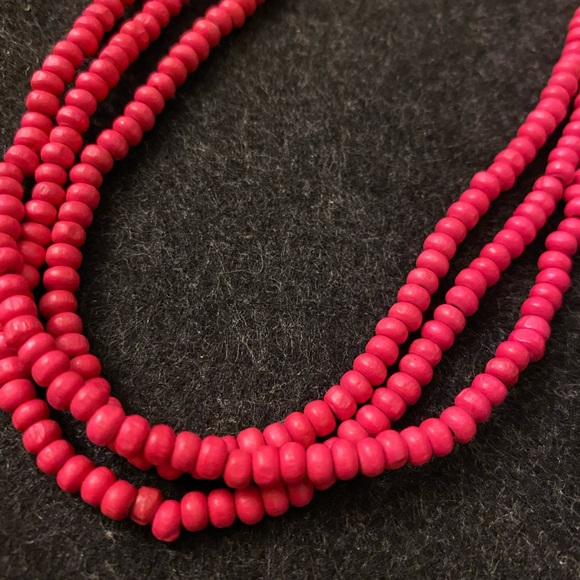 Pink beaded necklace with a pink mother of pearl earrings - Picture 3 of 6